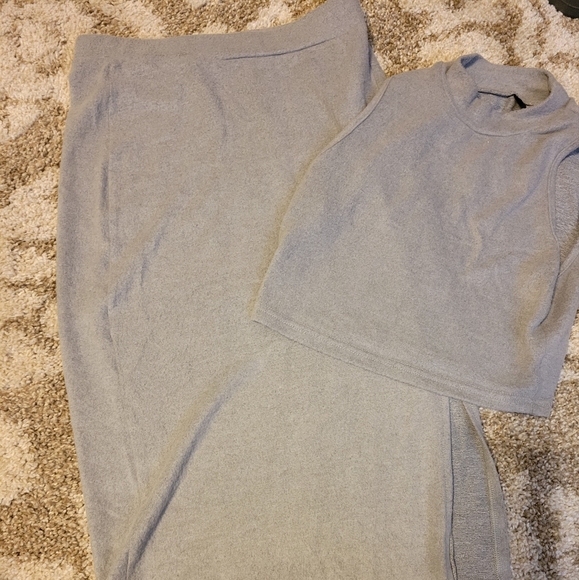 SHEIN 2 piece set Mock Neck Tank Top & Split Thigh Skirt - Picture 3 of 5